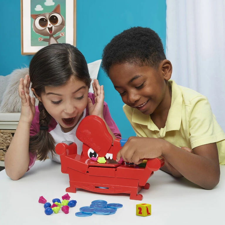 SPIN MASTER Grouch Couch, Furniture With Attitude Game 3 SPIN MASTER Grouch Couch, Furniture With Attitude Game - Image 3