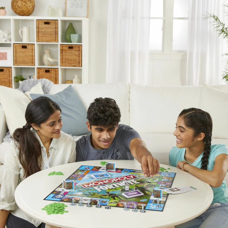 Hasbro Monopoly: Fortnite Collector's Edition Board Game - English Edition 3 Hasbro Monopoly: Fortnite Collector's Edition Board Game - English Edition - Image 3