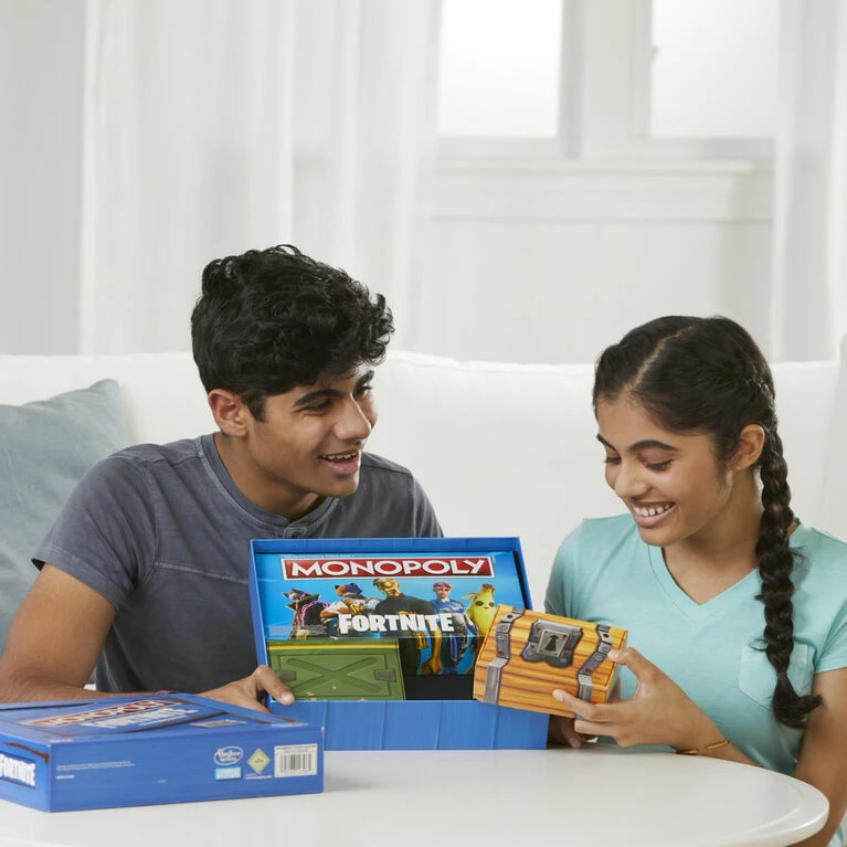 Hasbro Monopoly: Fortnite Collector's Edition Board Game - English Edition 5 Hasbro Monopoly: Fortnite Collector's Edition Board Game - English Edition - Image 5